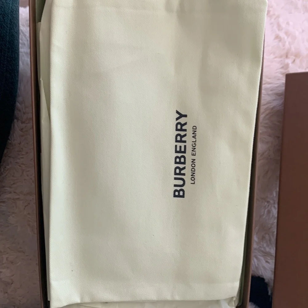 All white Burberry sneakers - Picture 5 of 13